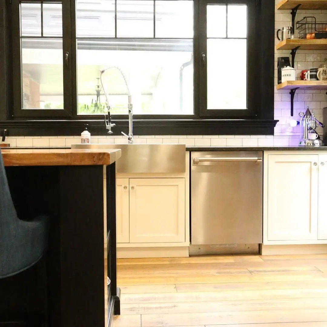 Rustic Pantry Kitchen - Image 2