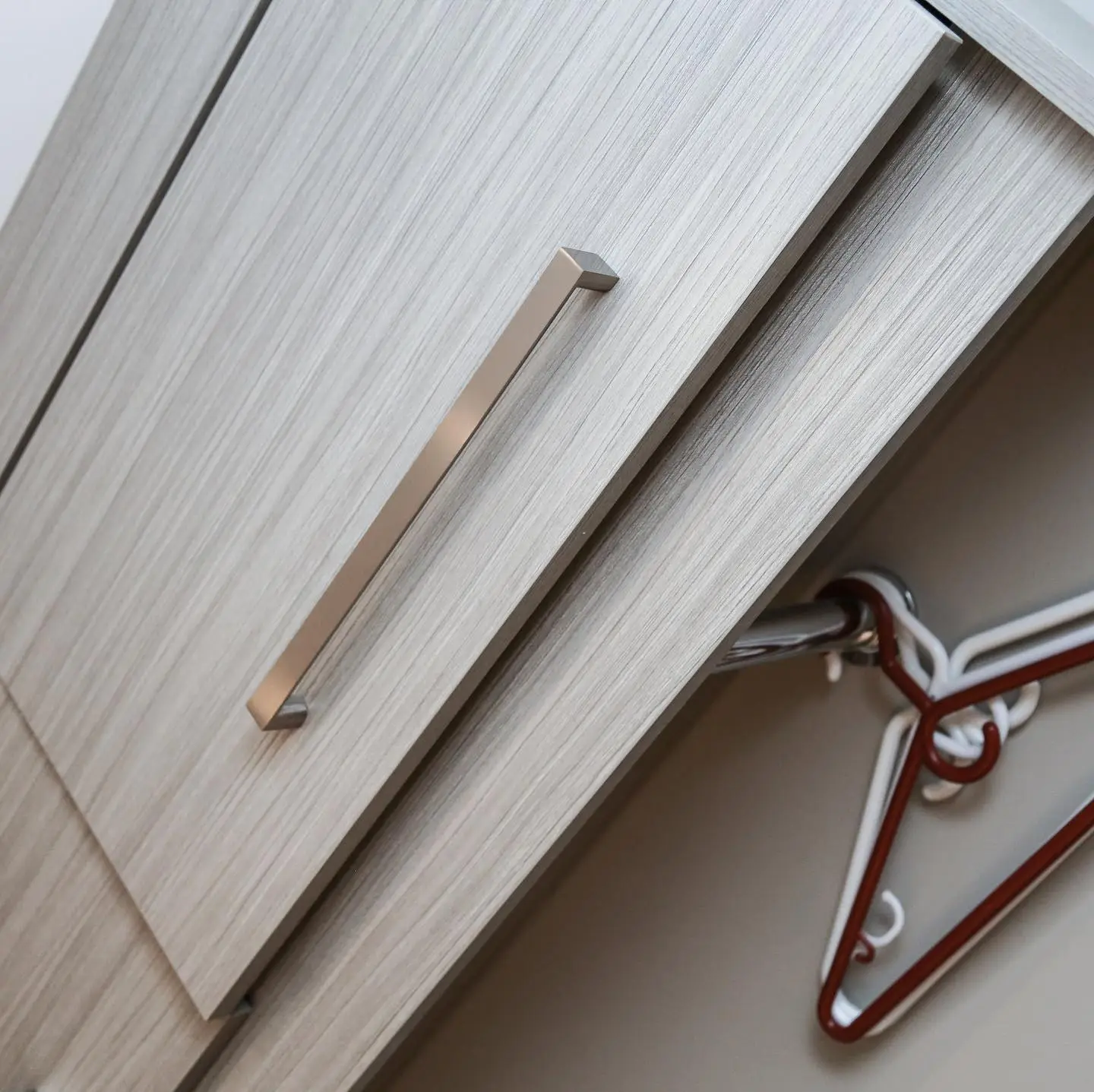 Minimalist Concrete Pulls Laundry - Image 2