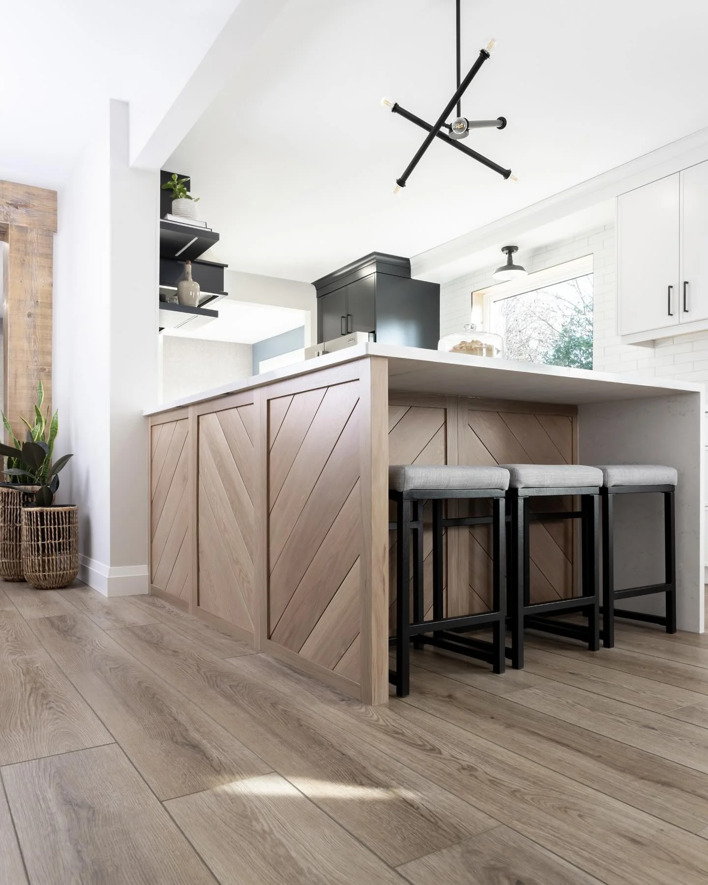 White Oak & Painted Kitchen - Image 2