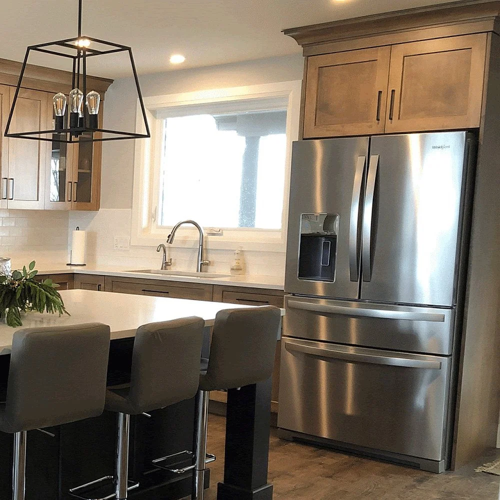 Timeless Oak Island Kitchen - Image 2