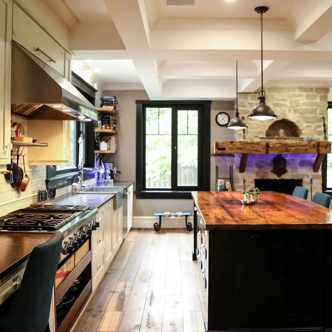 Rustic Pantry Kitchen - Image 4