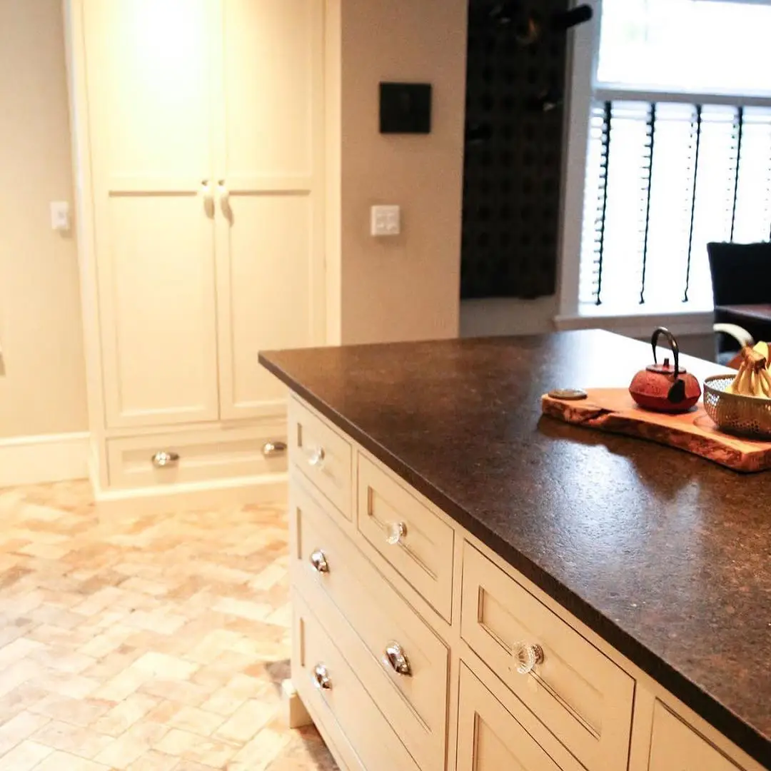 Rustic Pantry Kitchen - Image 6