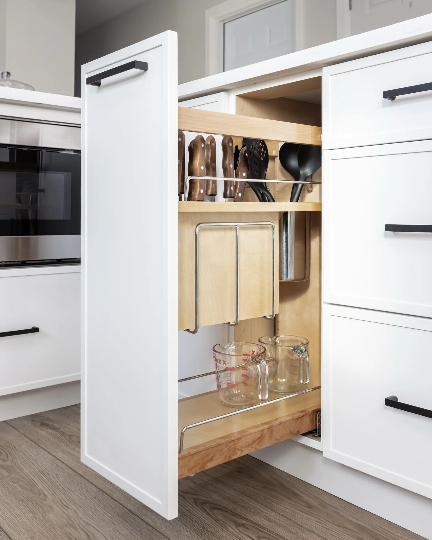 White Oak & Painted Kitchen - Image 7