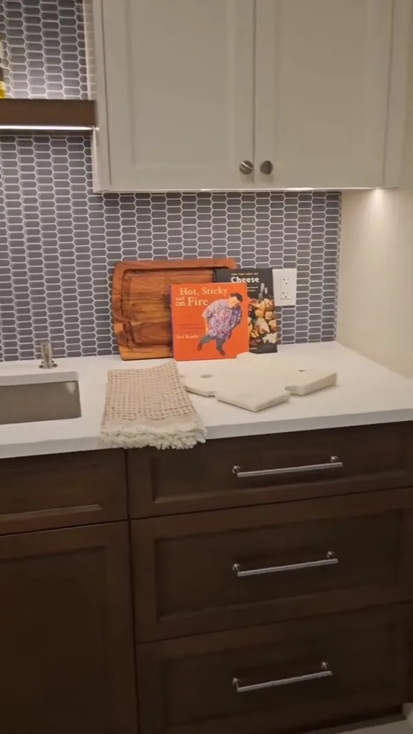 Video thumbnail: Kitchen