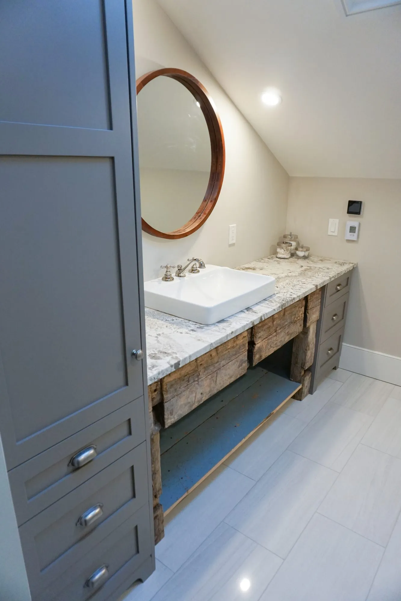 Bathroom & Vanities - Image 19