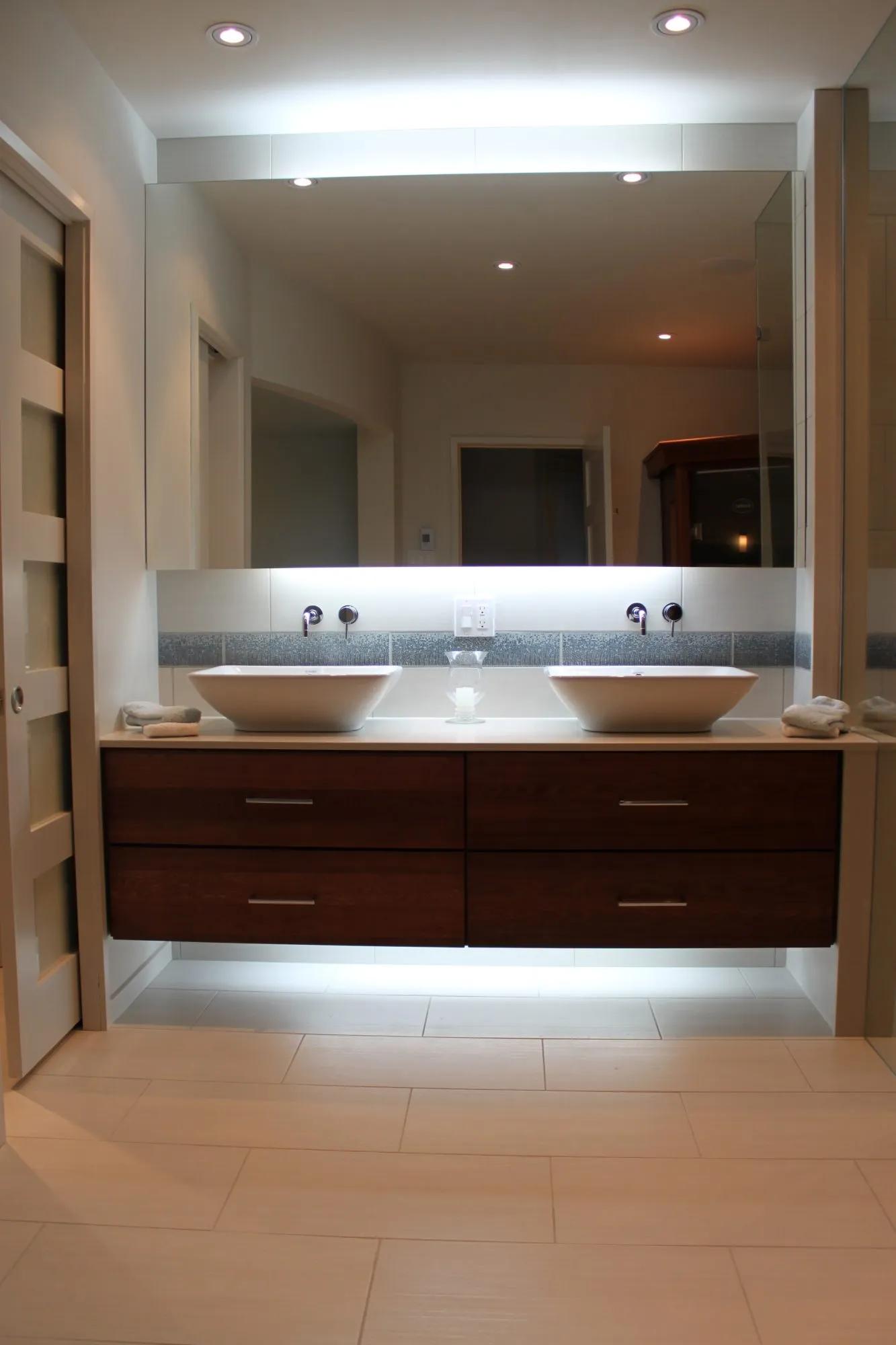 Bathroom & Vanities - Image 22