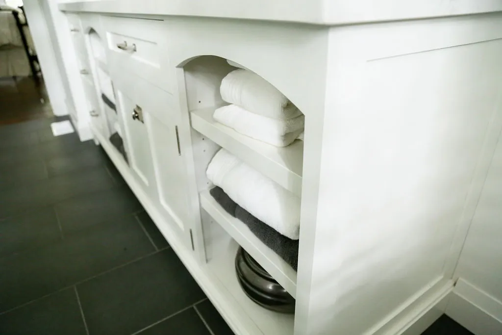 Bathroom & Vanities - Image 27