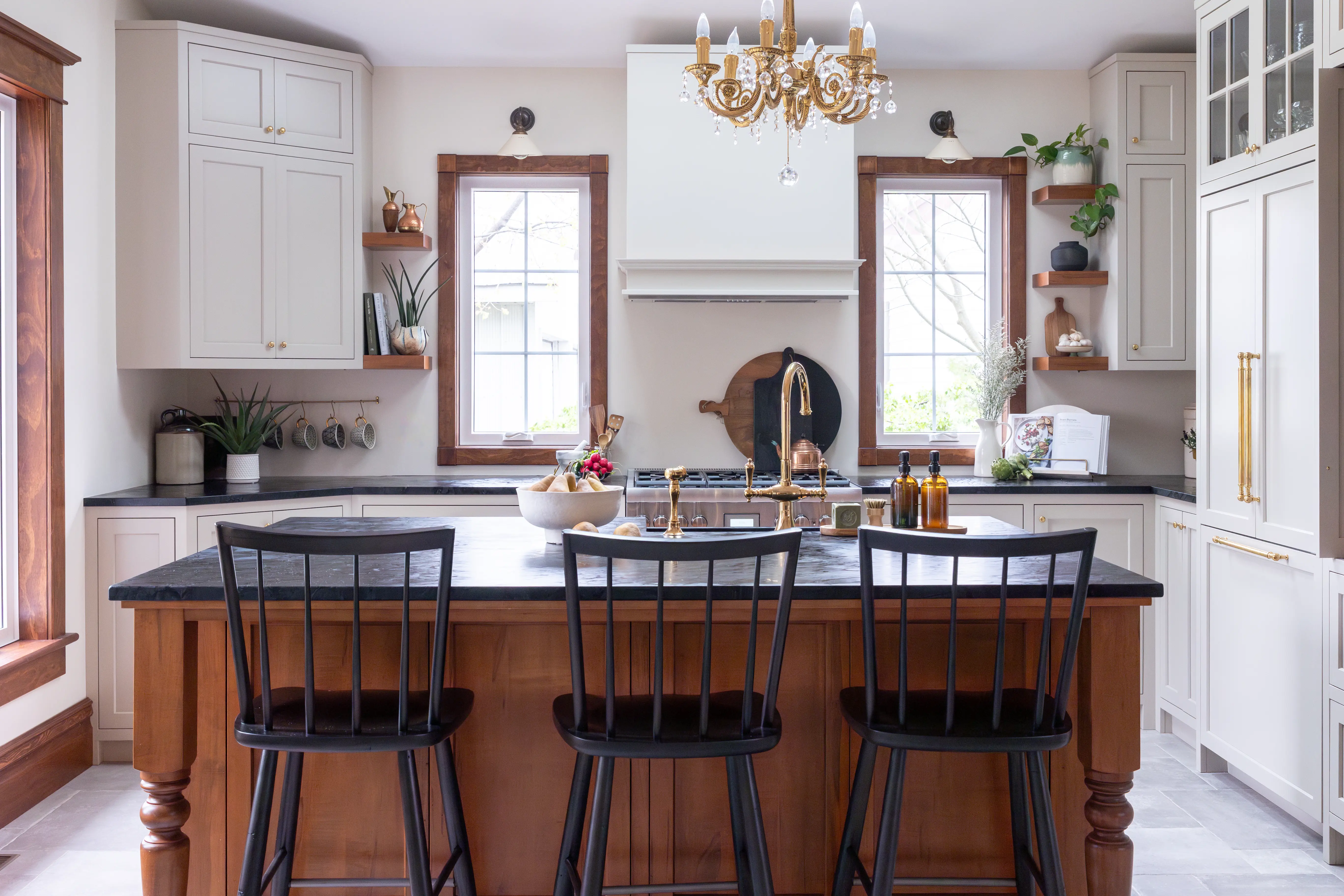 Binning Residence - Custom cabinetry by Heirlooms