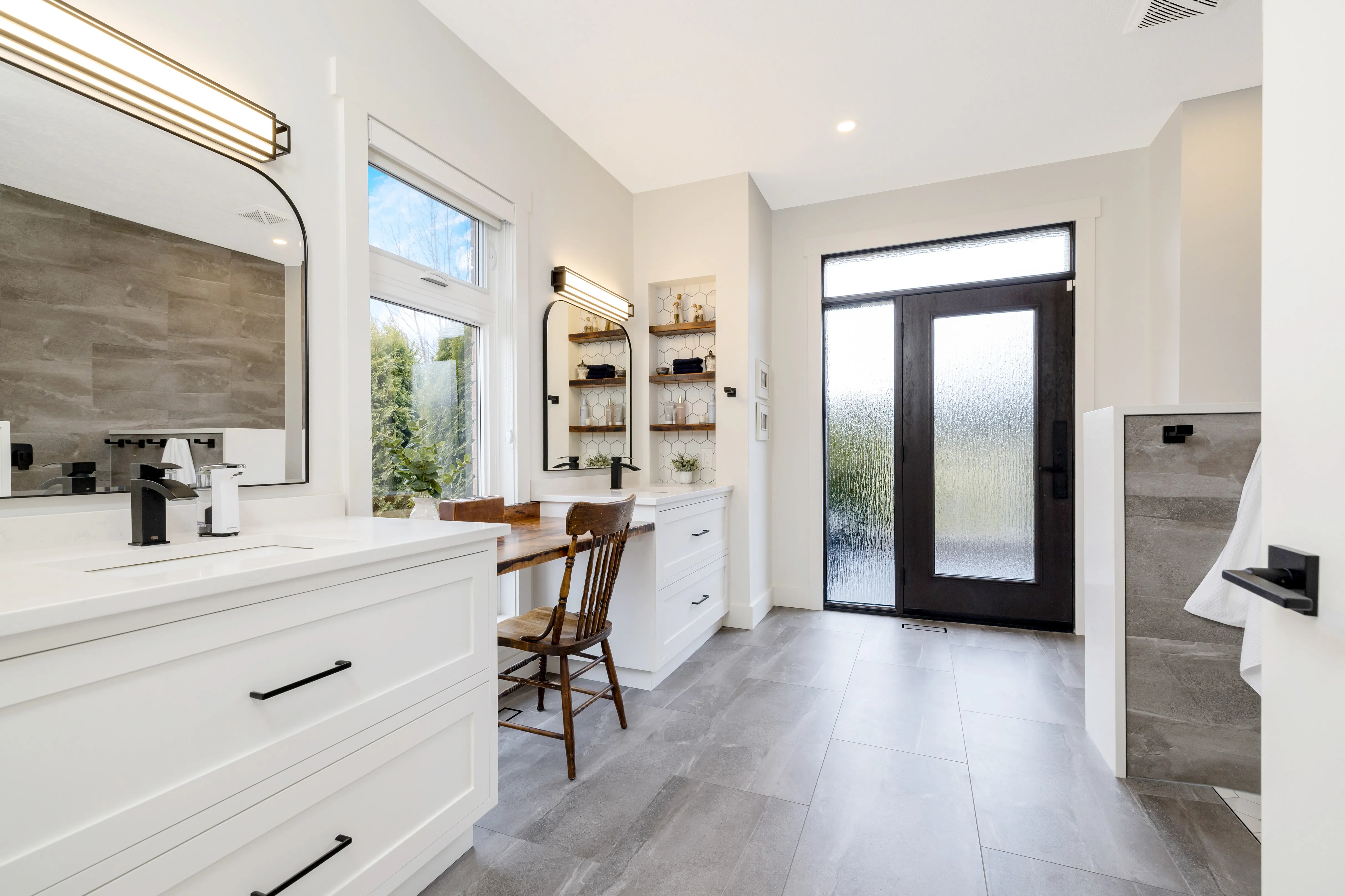 Bathroom & Vanities - Image 9