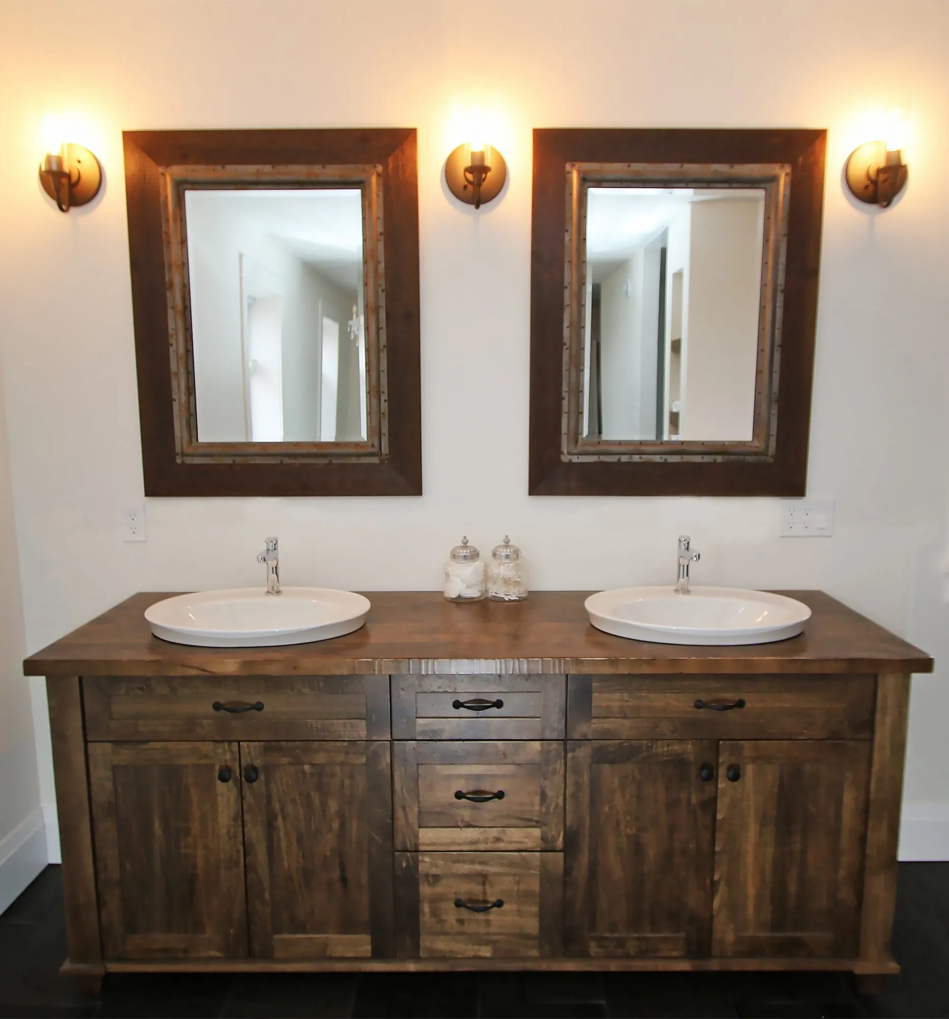 Bathroom & Vanities - Image 29